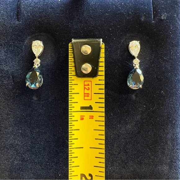 Rare Swarovski Blue Pear-Cut And Clear Crystals Vintage Drop Earrings 19mm - Picture 15 of 16